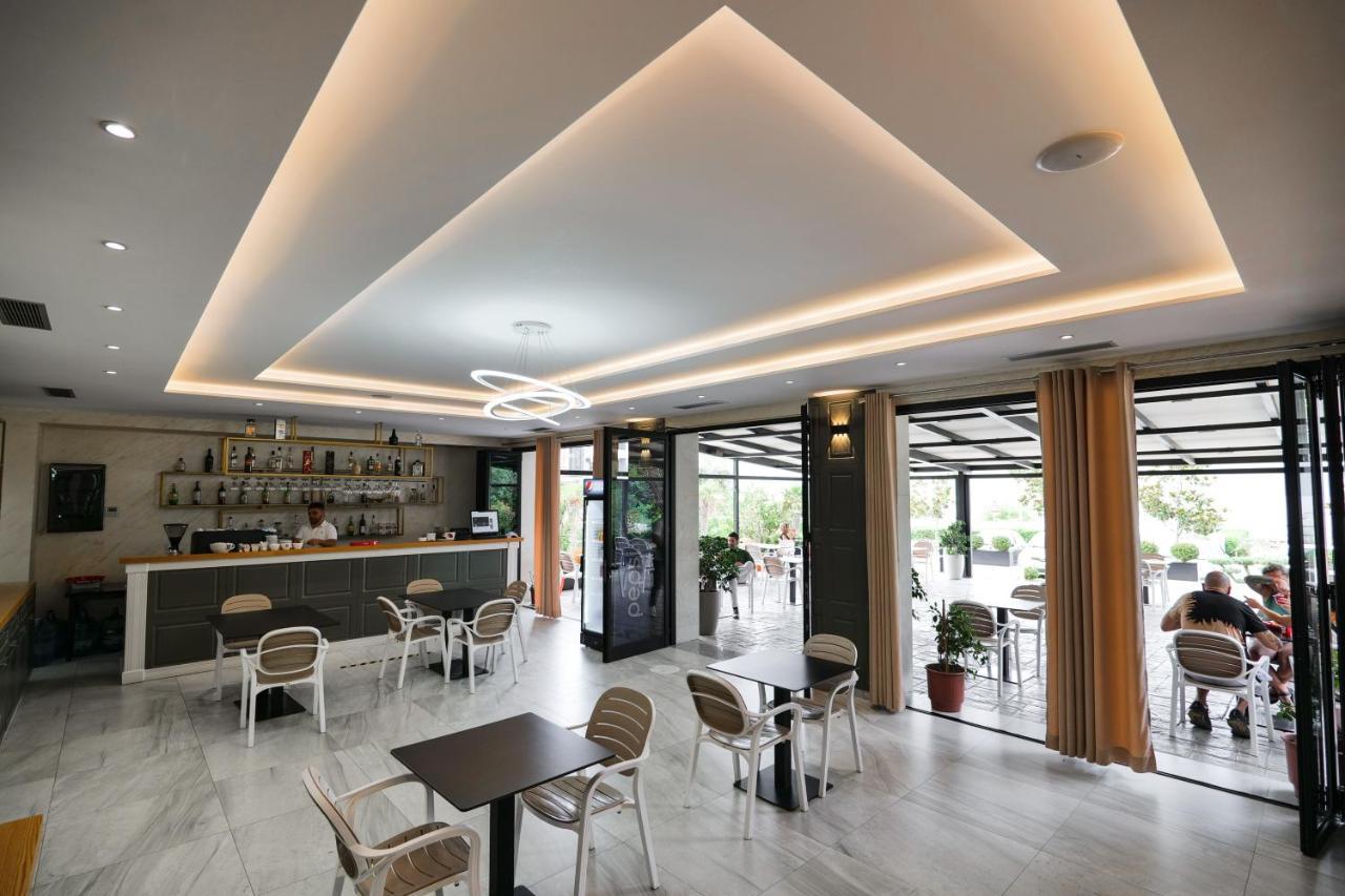 Hotel Roalb Radhimë