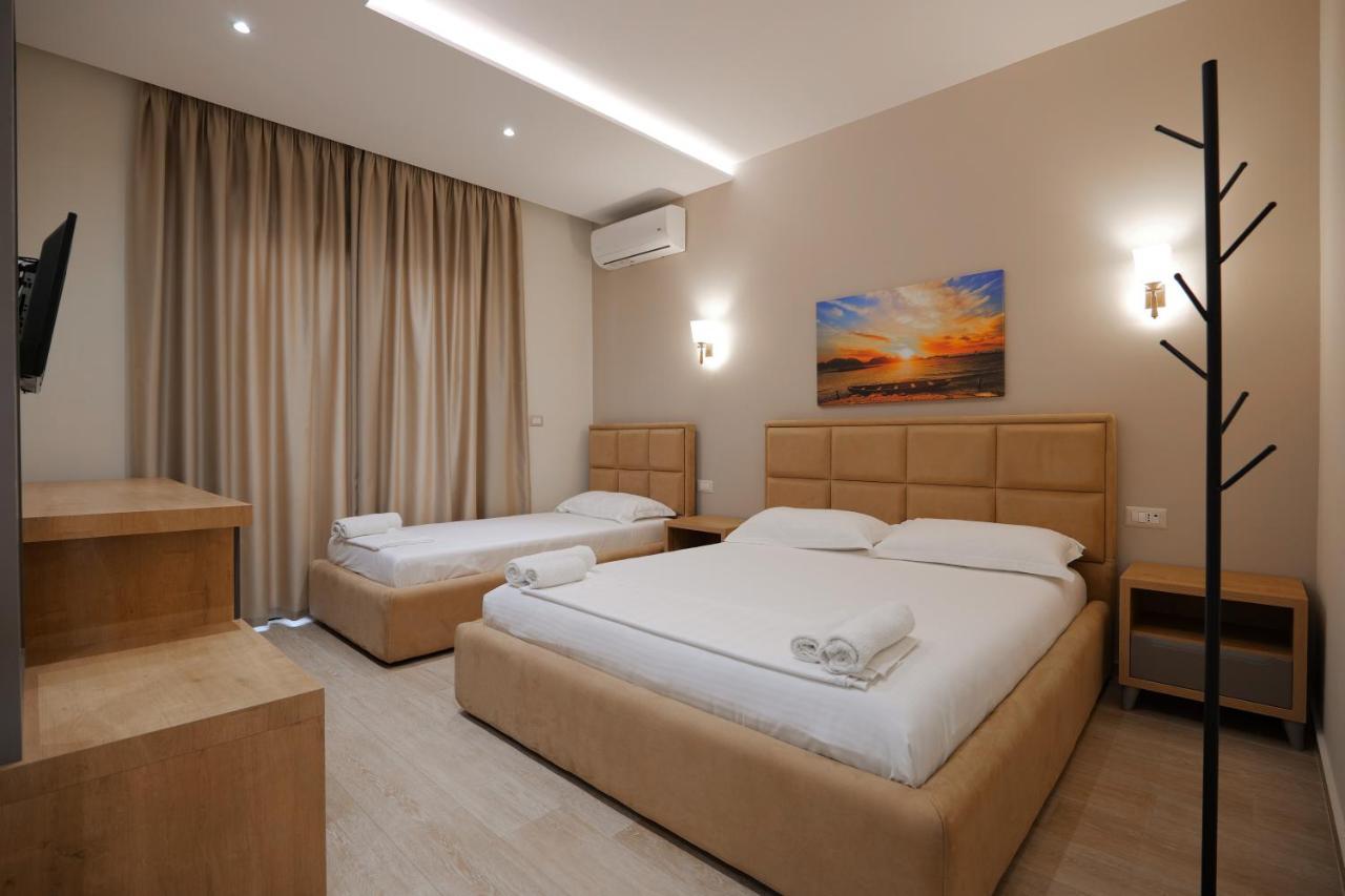 Hotel Roalb Radhimë