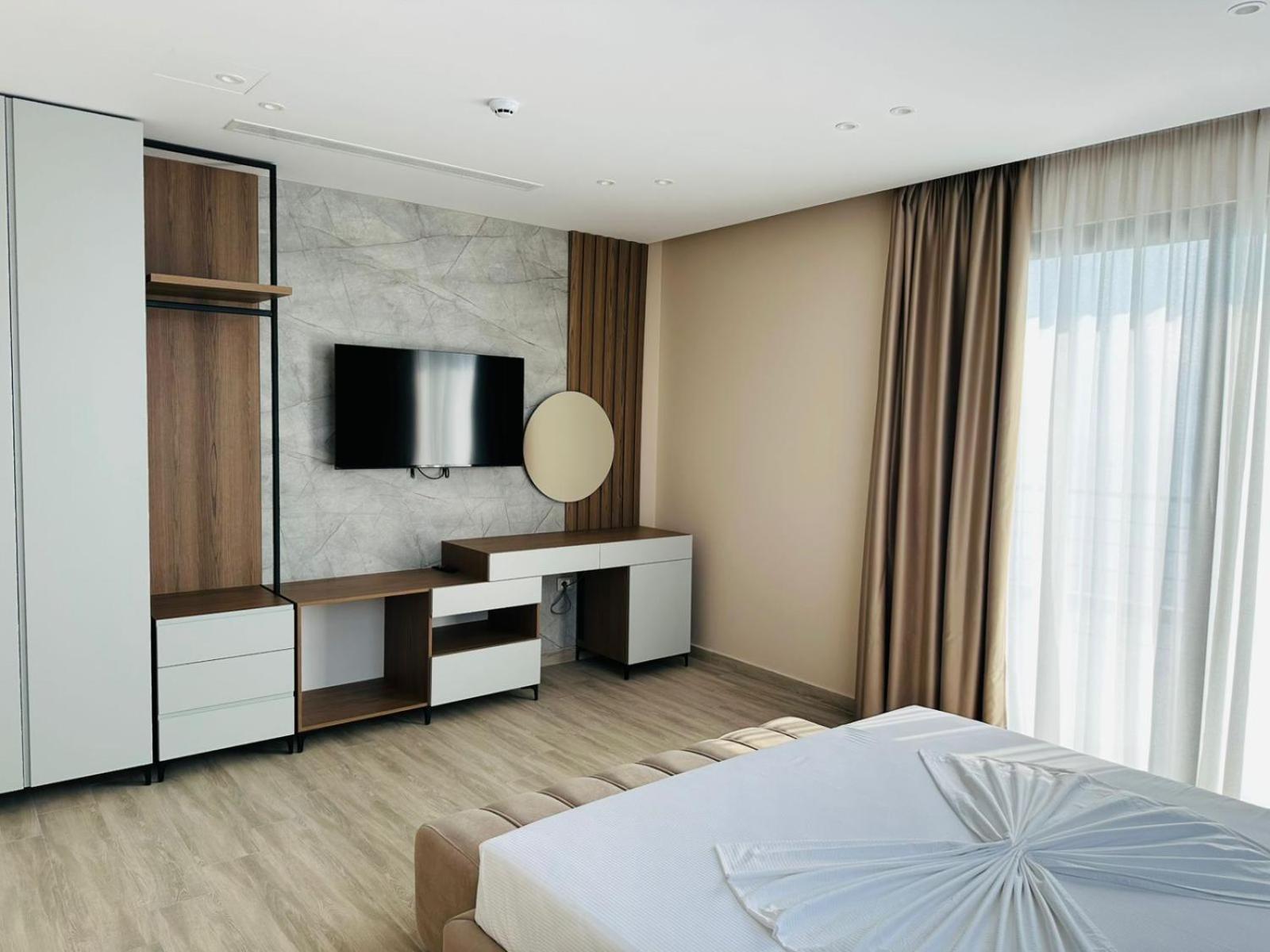 Roalb Hotel Radhimë