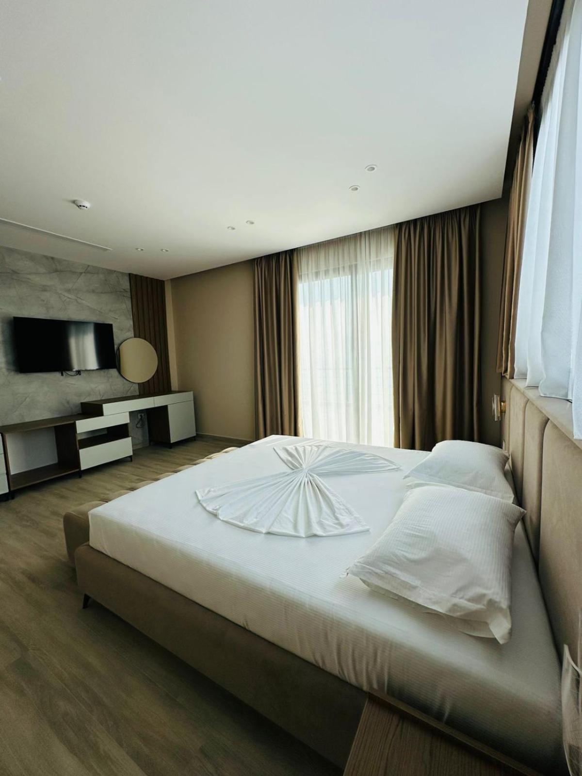 Roalb Hotel Radhimë