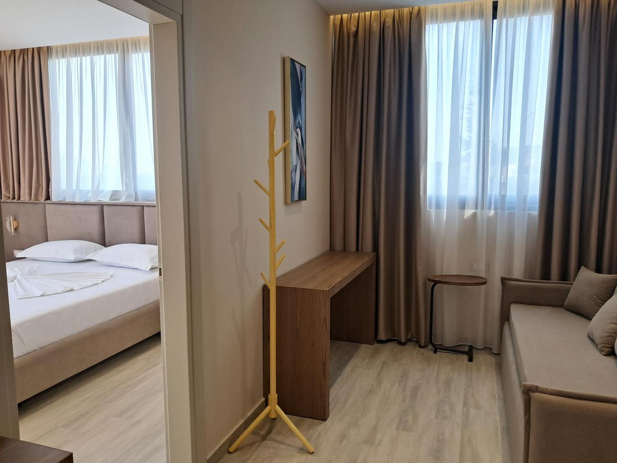 Roalb Hotel Radhimë